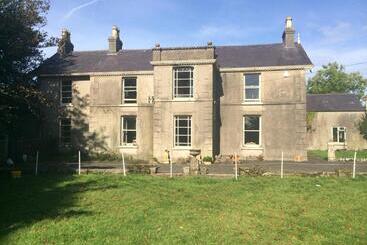 민박 Crookedstone House