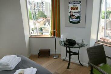 تختخواب و صبحانه Bibou S Room Paris