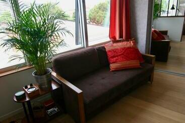 تختخواب و صبحانه Bibou S Room Paris