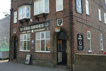 تختخواب و صبحانه The Shoes