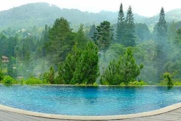 Otel The Grand Hill Resort