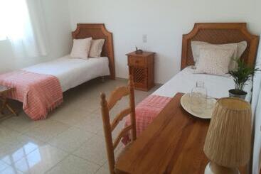 تختخواب و صبحانه Casa Algaida