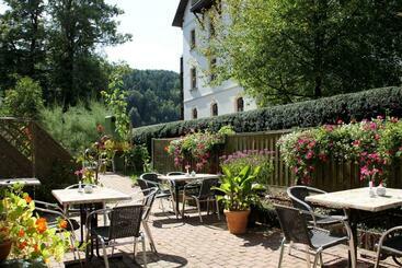 هتل Garni Elbgarten Bad Schandau
