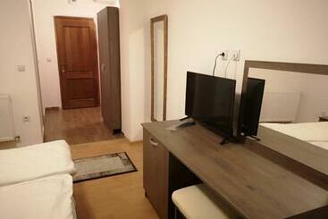 Мотель Pensiune Rosdelmar