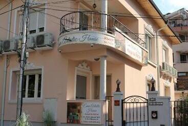 بنسيون Ema Artistic House