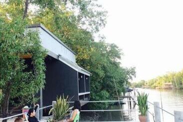 Baan Bon Resort Bang Tabun