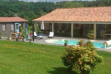 민박 Chambre D Hôtes Les Bruyères