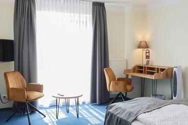 בית מלון כפרי Project June   Ehemals Landgasthof Jüterbog