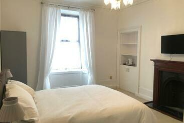 بنسيون Arbroath Angus Lodge