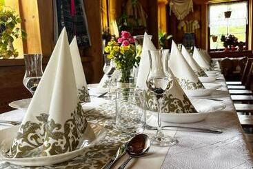 膳宿费 Penzión Dinda