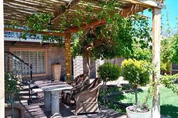 ペンション Wisteria Lane Guesthouse