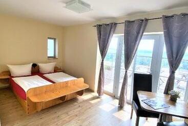 Pension Bella Vista   Winzerhof Golk