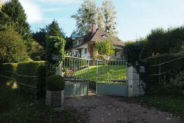 צימר Cour Tholmer