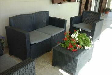 ベッドアンドブレックファースト La Macchia Mediterranea