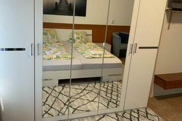 住宿加早餐  White House Klagenfurt