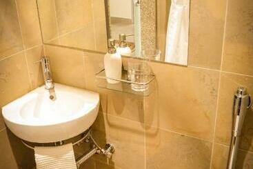 Domvs Gaia Ghouse B&b