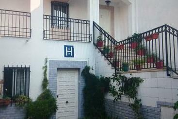 بنسيون Hostal Alameda