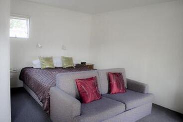 Wellington 747 Motel