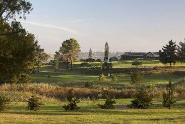 فندق Devonvale Golf & Wine Estate