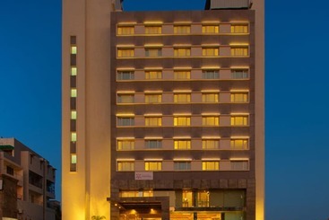 ホテル Royal Orchid Central Vadodara