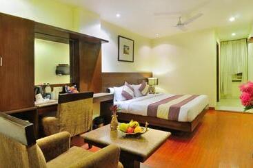 Hotel The Raj At New Delhi Railway Station