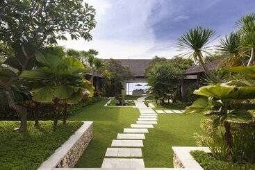 Отель The Ungasan Clifftop Resort