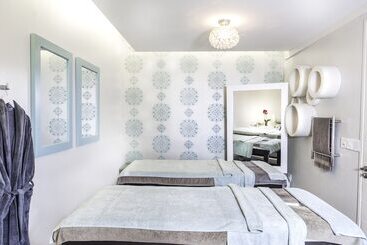 Views Boutique Hotel & Spa