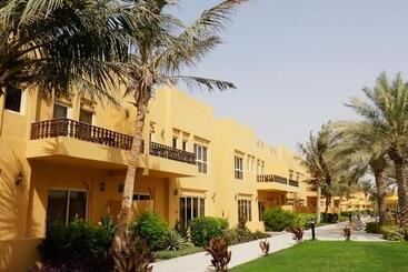 استراحتگاه Al Hamra Village