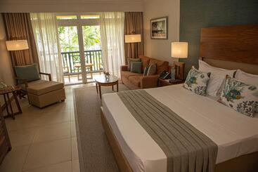 Sands Suites Resort & Spa