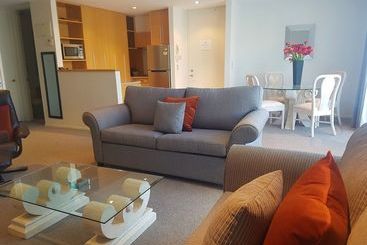 Waimahana Luxury Lakeside Apartments