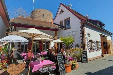 ユースホステル Landgasthaus Zum Engel