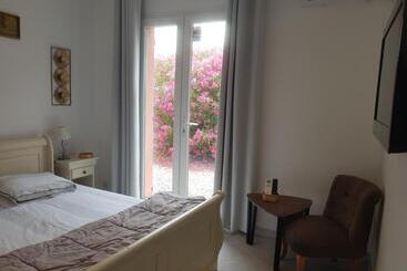 민박 Les Lézards 2 Au Soleil