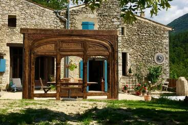 Bed and Breakfast Mas De La Pauze