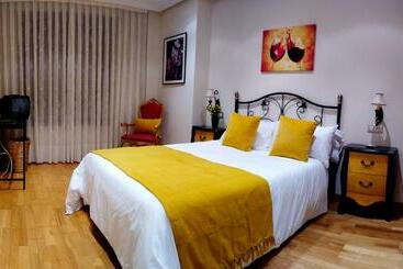 هتل Claren S Guesthouse