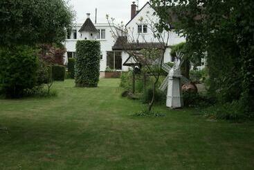 مبيت وإفطار Dove House