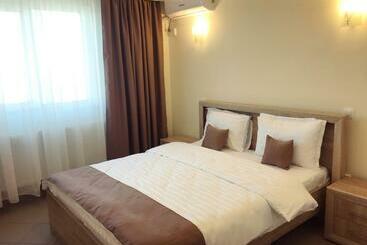 ペンション Casa Bucurr