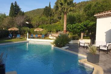 צימר La Villa D Olivène