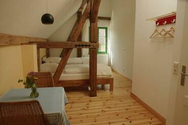 住宿加早餐  Stützpunkt Trebitz   Gästezimmer Am Europaradweg R1