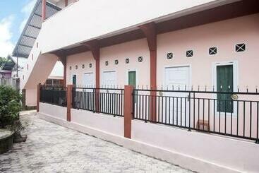 پانسیون Kost Nayni