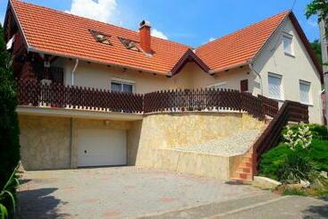 ペンション Sókristály Vendégház