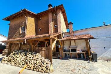 膳宿费 Villa Mura