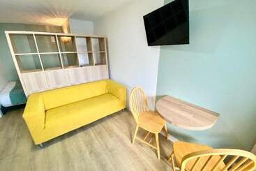 تختخواب و صبحانه L Escale Appartements Et Suites En Bord De Mer