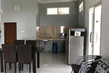 בית מלון כפרי Bromo Camp House