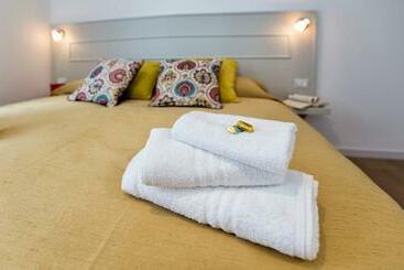 Пансион Jolie Julie Accomodation