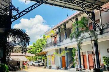 پانسیون Sola Gracia Guest House & Kost