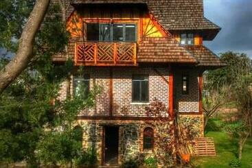 مبيت وإفطار Fleur Bleue & The Timber Frame