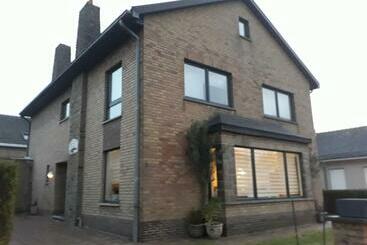 Bed and Breakfast Kamer + Douche In Villa