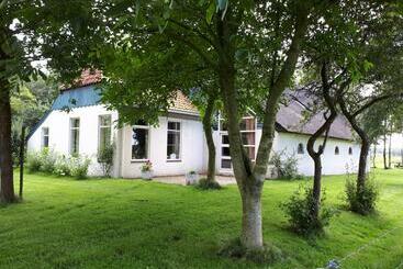 تختخواب و صبحانه Voorhuis