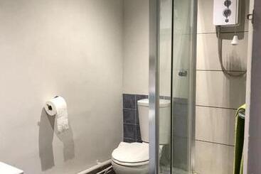 بنسيون Golden Cross Guesthouse