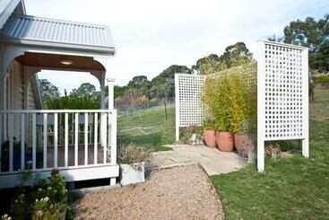 פנסיון Loft Over The Vines